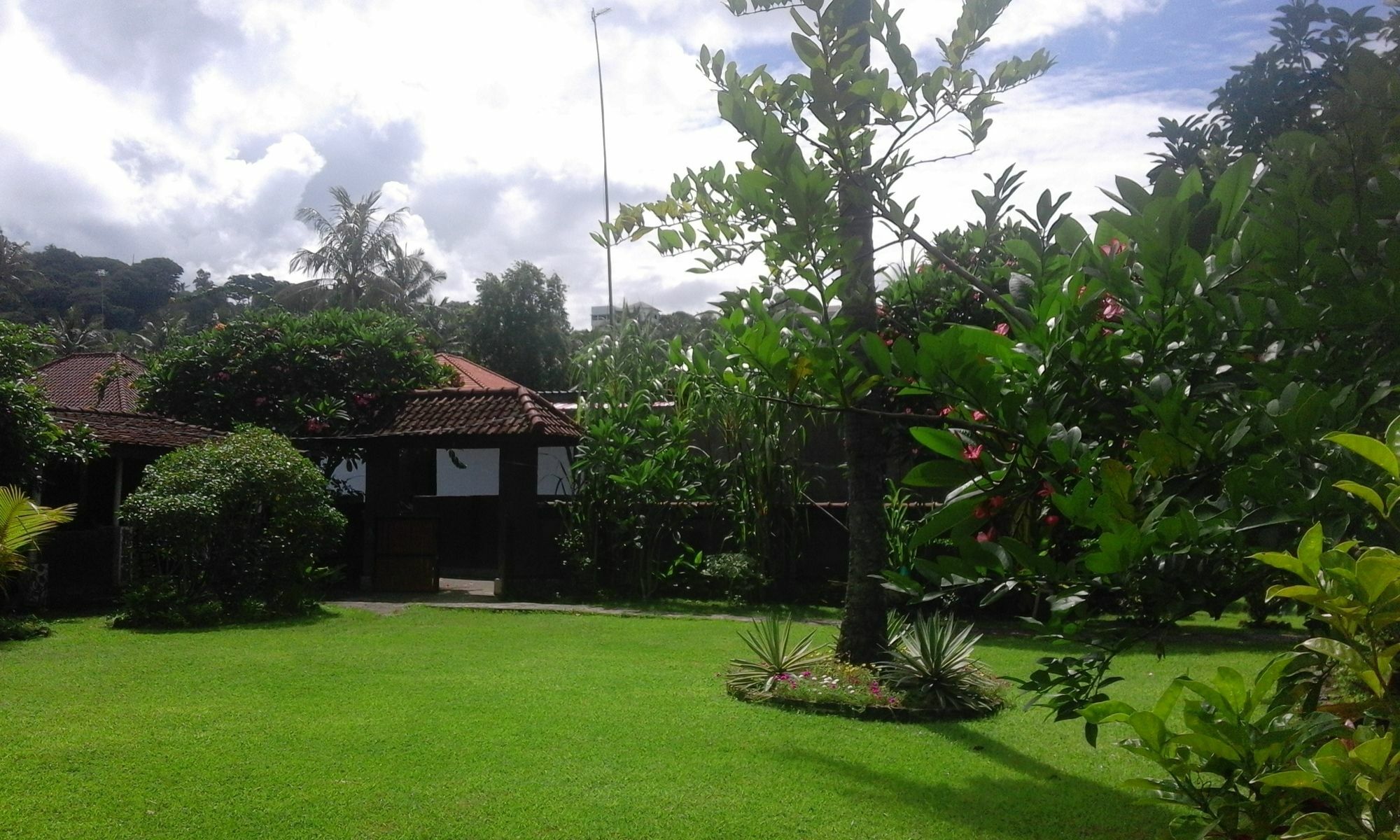 Indah Homestay And Cooking Classes Senggigi Extérieur photo